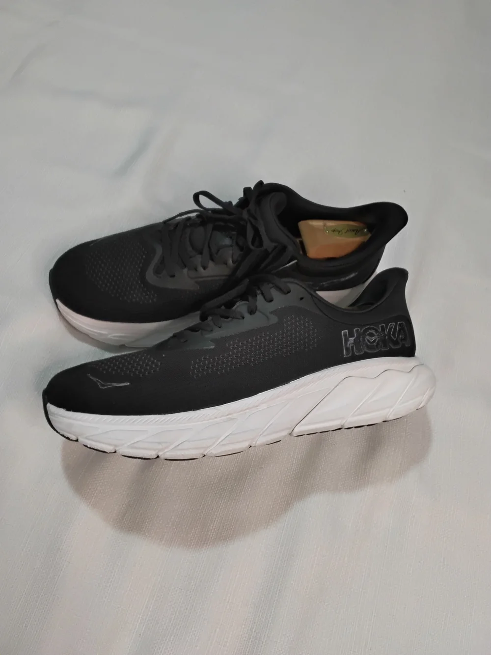 Hoka One One Arahi 7 Men's Black and White Athletic Running Shoes Sz 10.5 2E W.